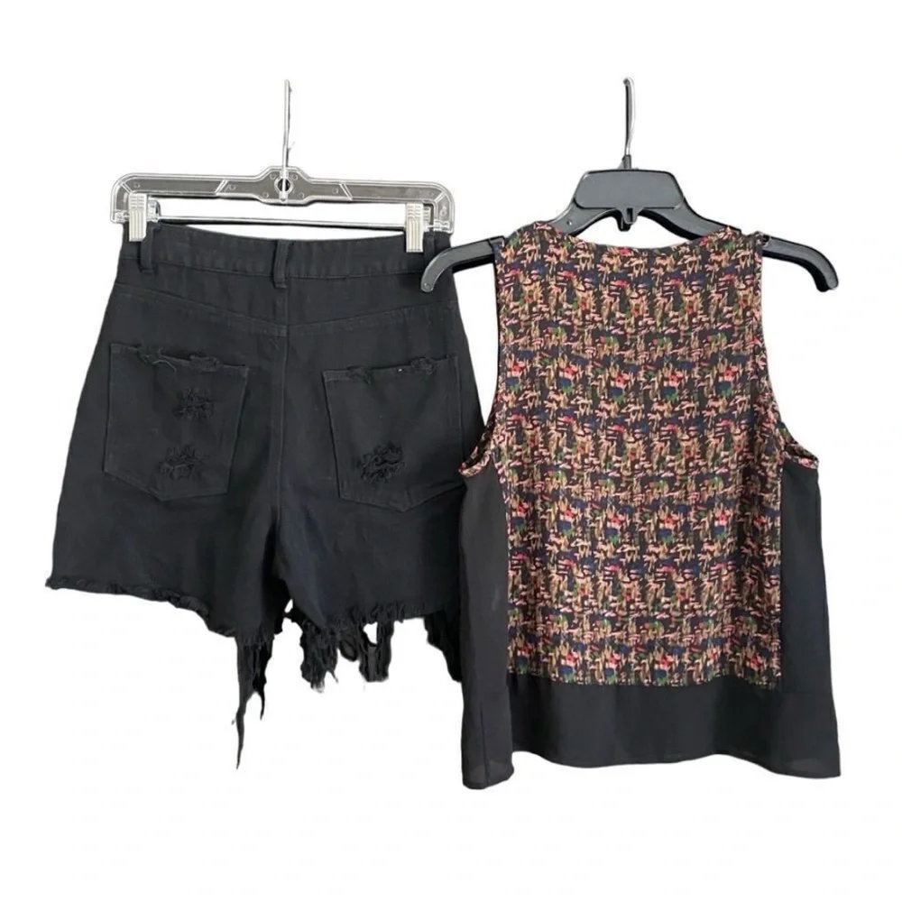 NWT Woman’s Two Piece Shorts Outfit. Size Small. - Picture 2 of 5
